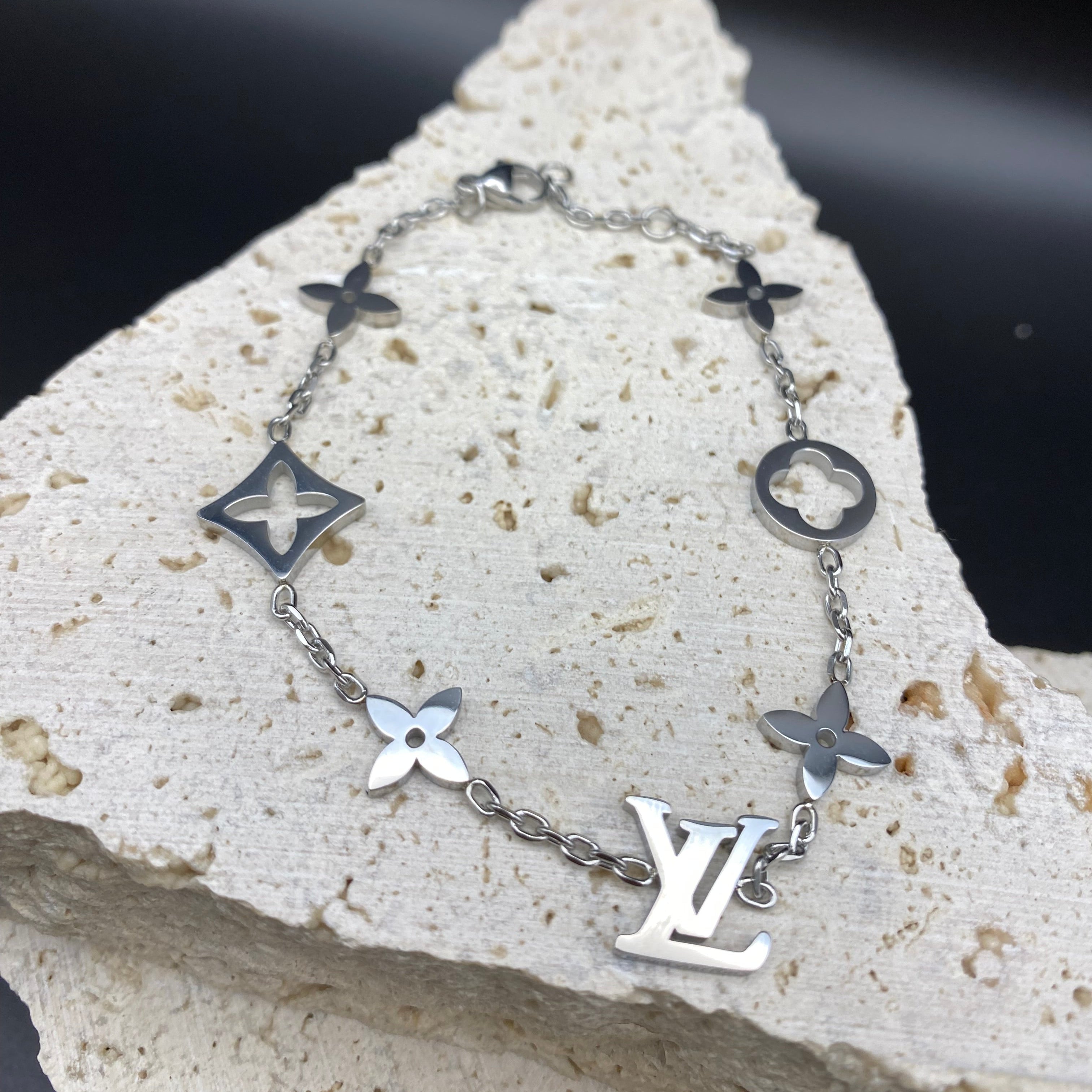 Loui Flower Bracelet