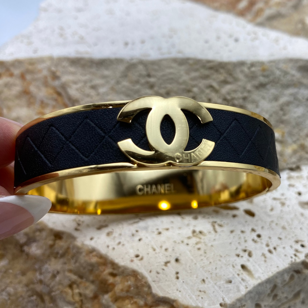 Classic CC on a Textured Surface Bangle