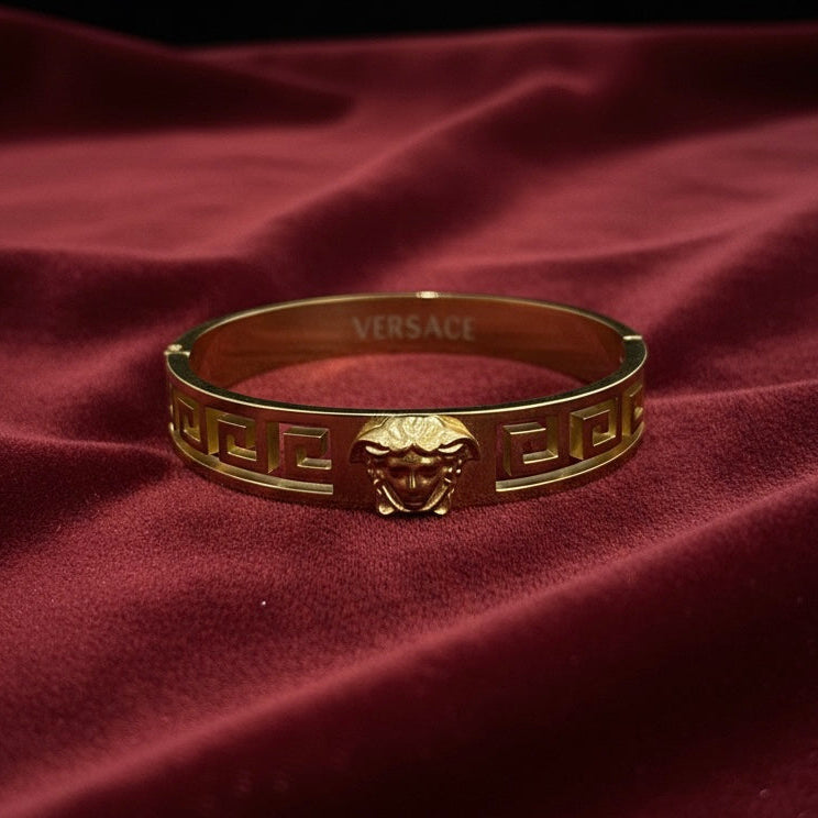 MARY Gold on Gold