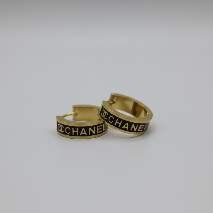 Peyton CC Black on Gold Hugs