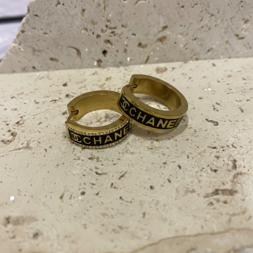 Peyton CC White on Gold Hugs