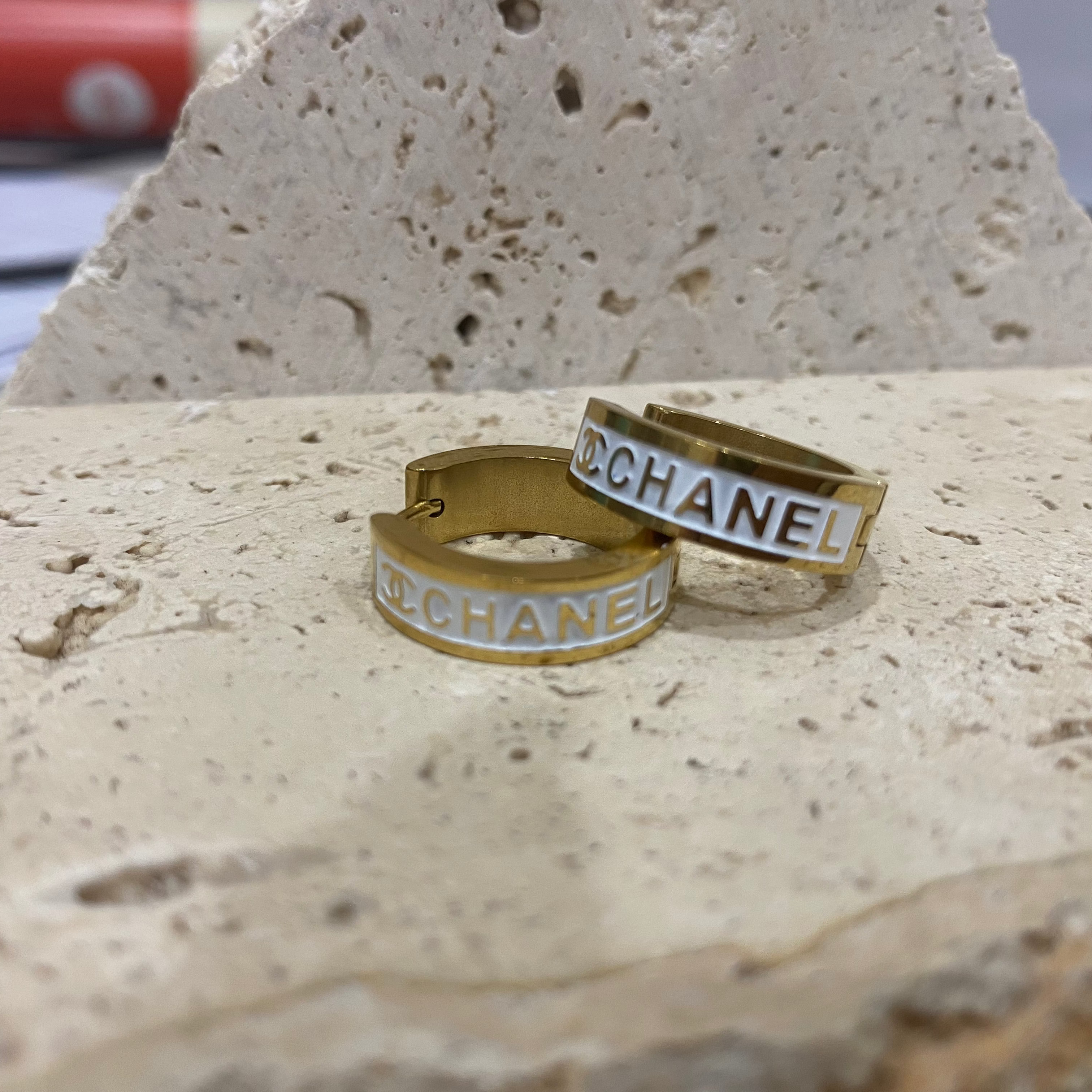 Peyton CC White on Gold Hugs