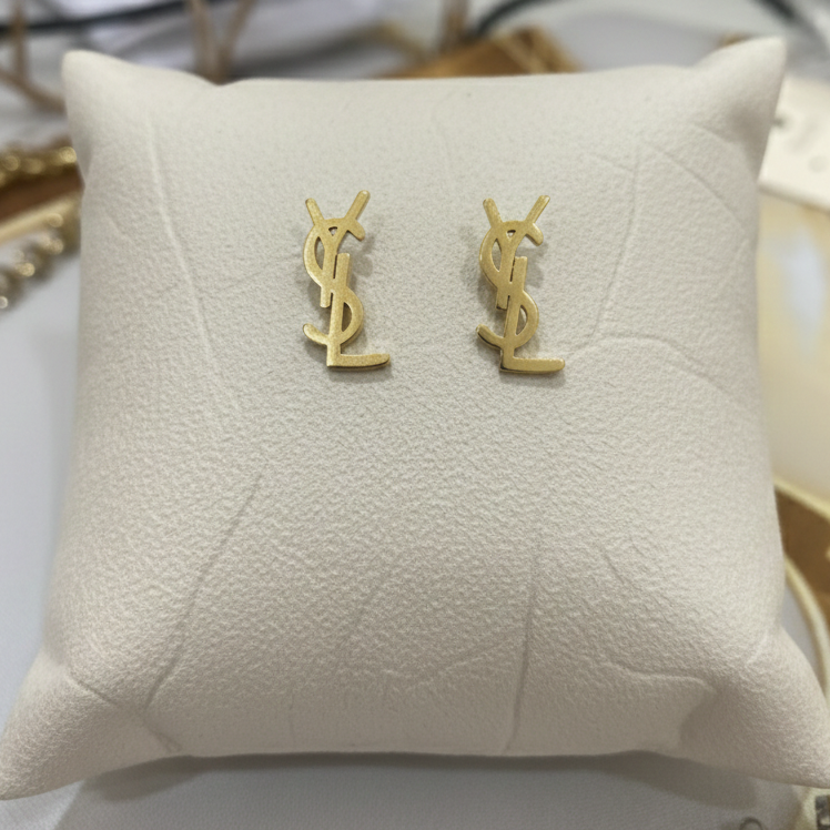 LASHAY YL Gold Studs