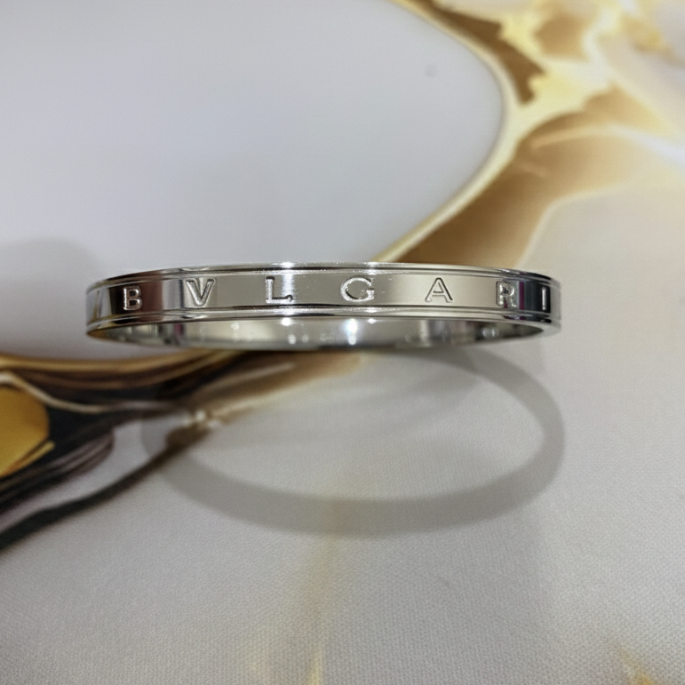 BELLA Silver Bangle