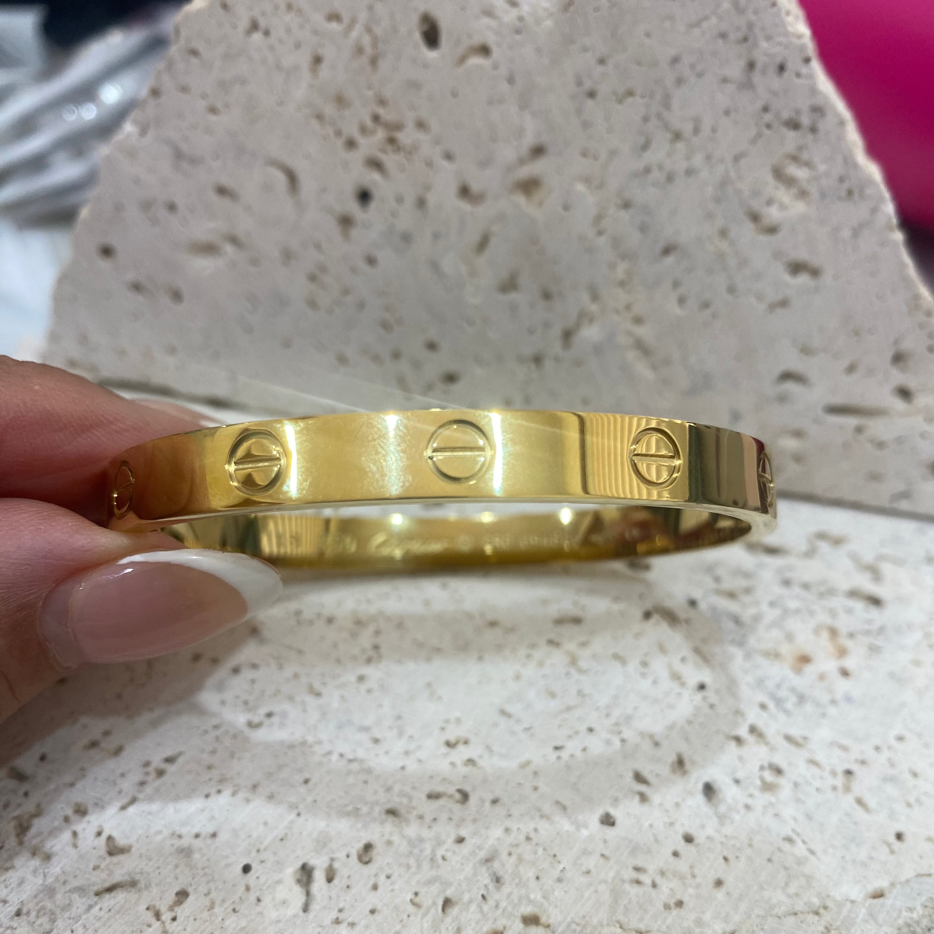 AUTUMN SCREW ON GOLD BANGLE