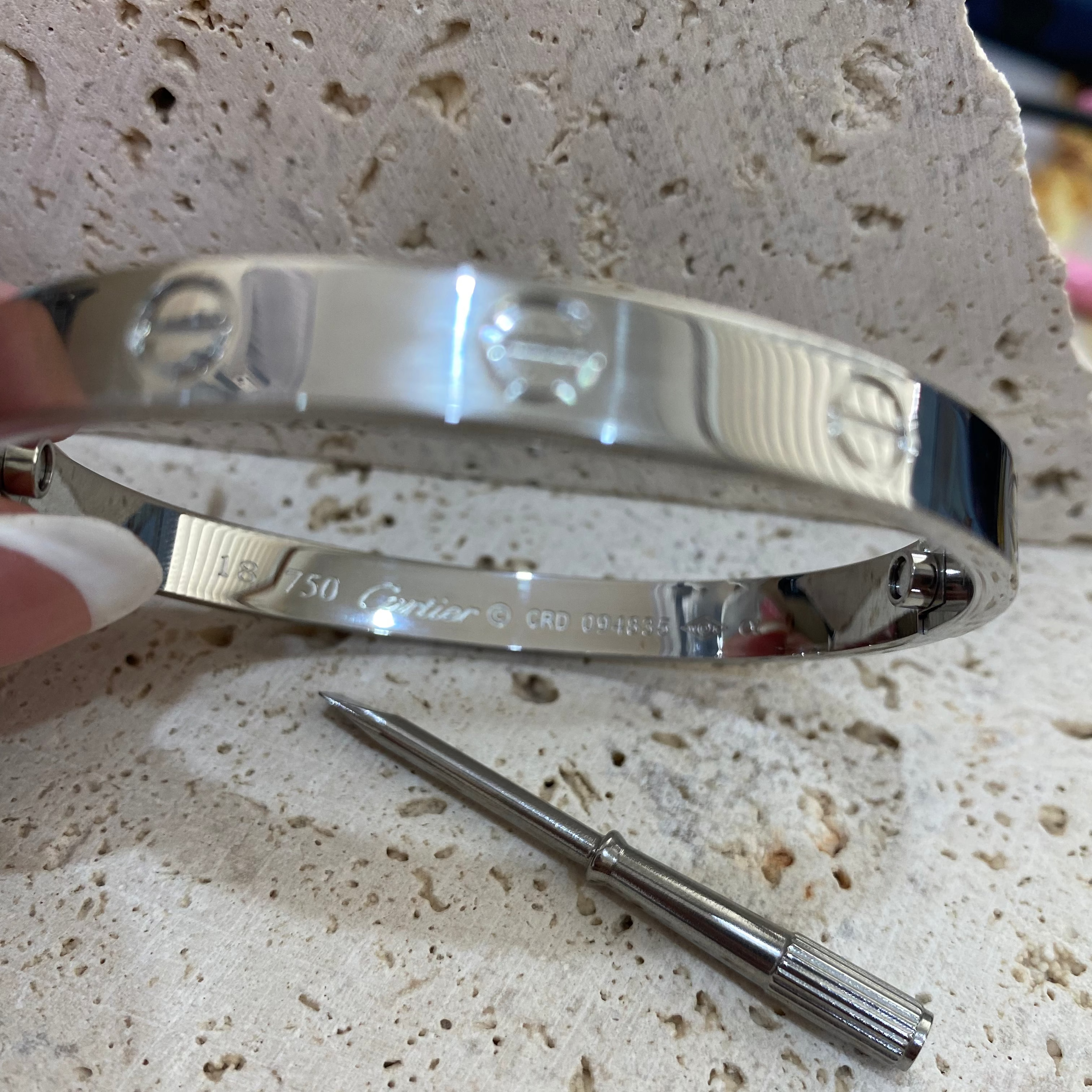 Autumn Luxury Screw-Design Bangle
