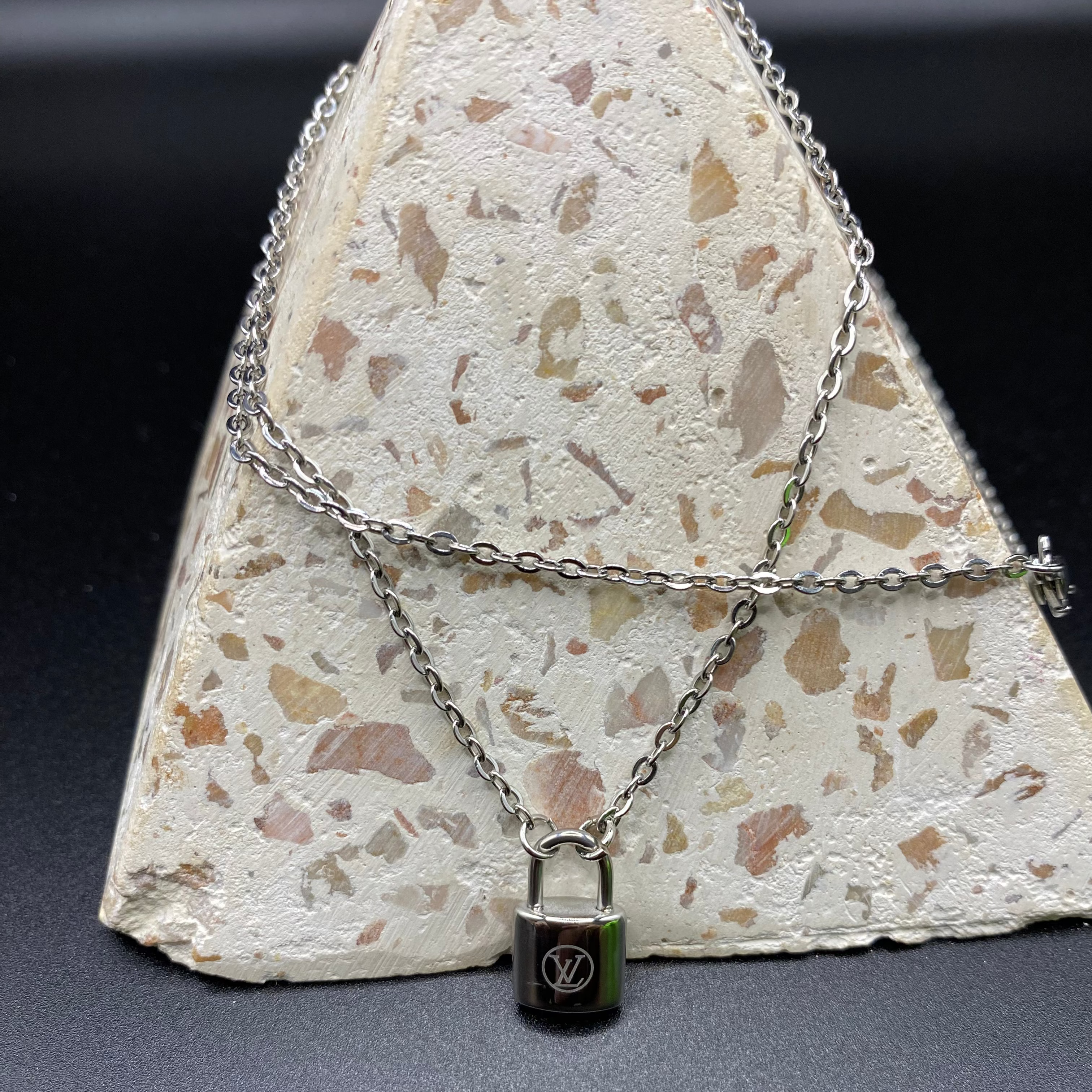 Loui Padlock Chain