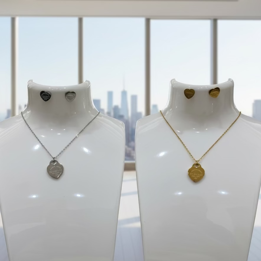 Lotti Love Necklace