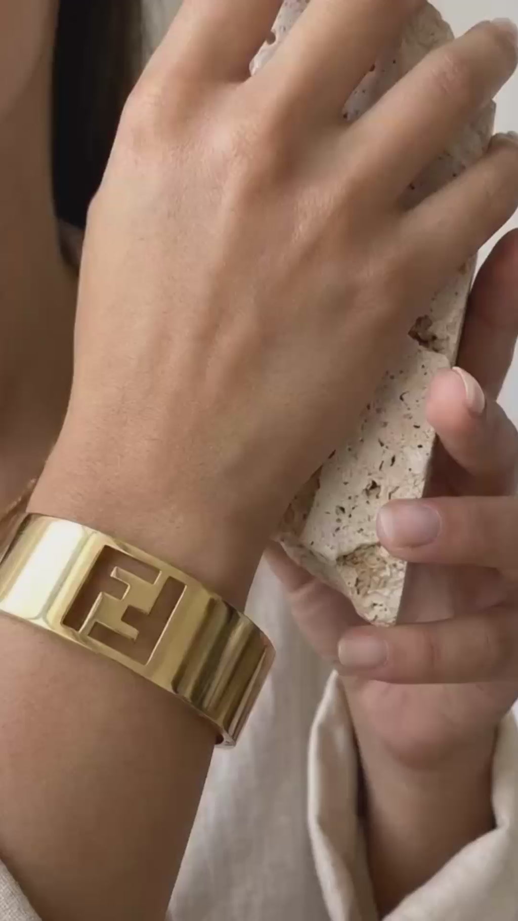 F WIDE -BAND CUFF GOLD/SILVER